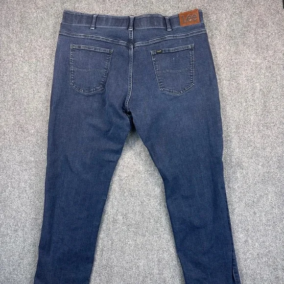 Lee Extreme Motion Men's 42x32 Dark Wash Athletic Fit Tapered Leg Jeans Stretch - Picture 3 of 15